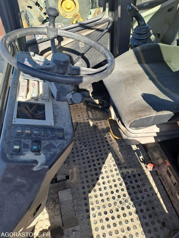 Chargeuse AHLMANN AS200 - 1999 / 6926 HEURES (MMF818/MD351) - Buldožer: slika 4 Chargeuse AHLMANN AS200 - 1999 / 6926 HEURES (MMF818/MD351) - Buldožer: slika 4