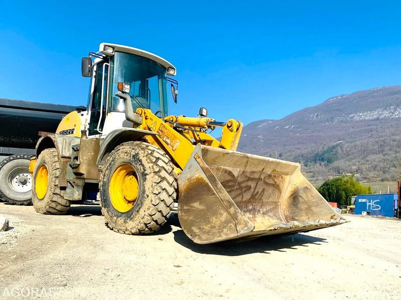 Chargeuse sur pneus Liebherr L524 10T - 5565 Heures - 2002 - Utovarivač: slika 2 Chargeuse sur pneus Liebherr L524 10T - 5565 Heures - 2002 - Utovarivač: slika 2