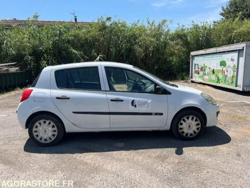Clio BR1FOH 2006 - Automobil: slika 2 Clio BR1FOH 2006 - Automobil: slika 2