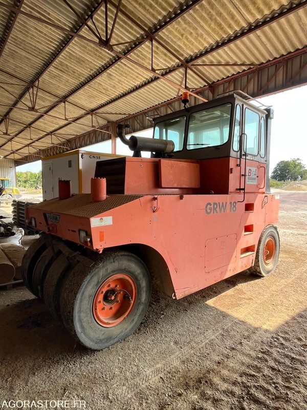 Compacteur à pneu type P3 HAMM - Valjak: slika 2 Compacteur à pneu type P3 HAMM - Valjak: slika 2