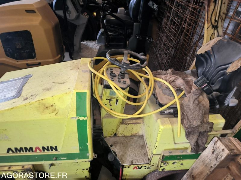 Compacteur autoporté 2 billes - Valjak: slika 2 Compacteur autoporté 2 billes - Valjak: slika 2
