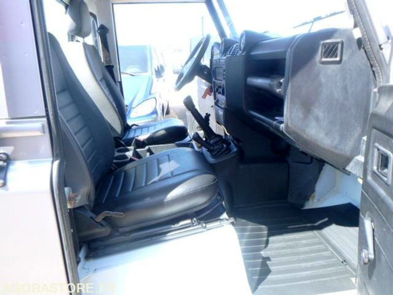DEFENDER -Land Rover - 131930km - 122ch - SUV: slika 5 DEFENDER -Land Rover - 131930km - 122ch - SUV: slika 5
