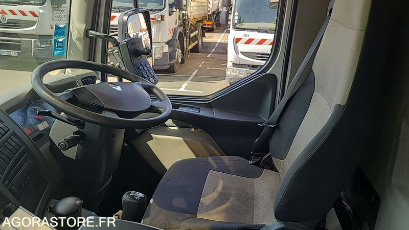 Autočistilica DJ 330 YP - RENAULT MIDLUM 220 - 2014 - 96138KM: slika 14 Autočistilica DJ 330 YP - RENAULT MIDLUM 220 - 2014 - 96138KM: slika 14