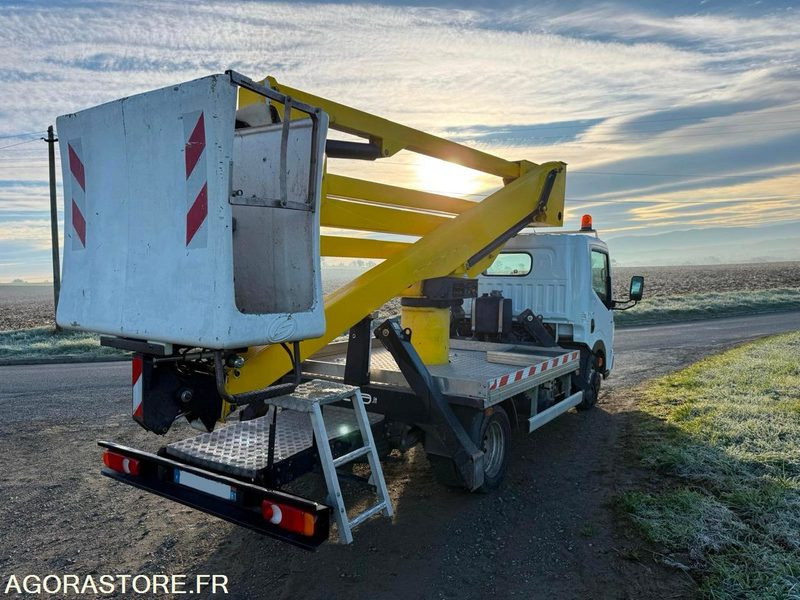 Camion nacelle Renault Maxity - 78029Km - 2011 - Dostavno vozilo: slika 4 Camion nacelle Renault Maxity - 78029Km - 2011 - Dostavno vozilo: slika 4