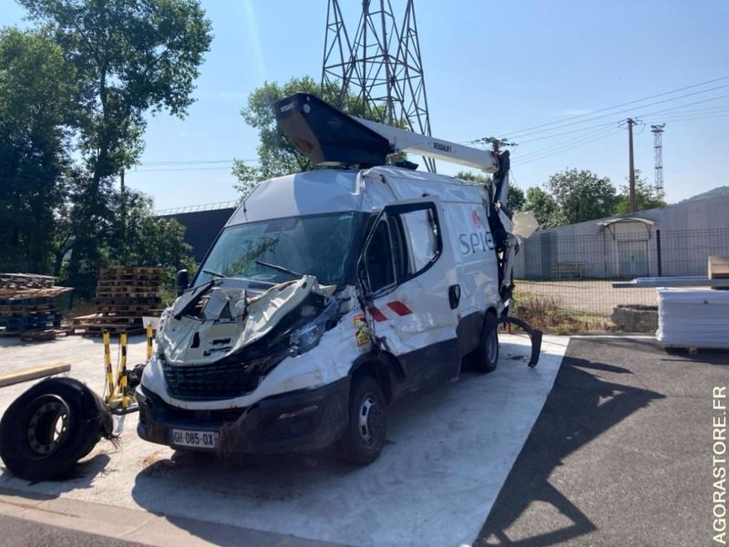 IVECO DAILY 50C18 NACELLE VERSALIFT - Dostavno vozilo: slika 2 IVECO DAILY 50C18 NACELLE VERSALIFT - Dostavno vozilo: slika 2