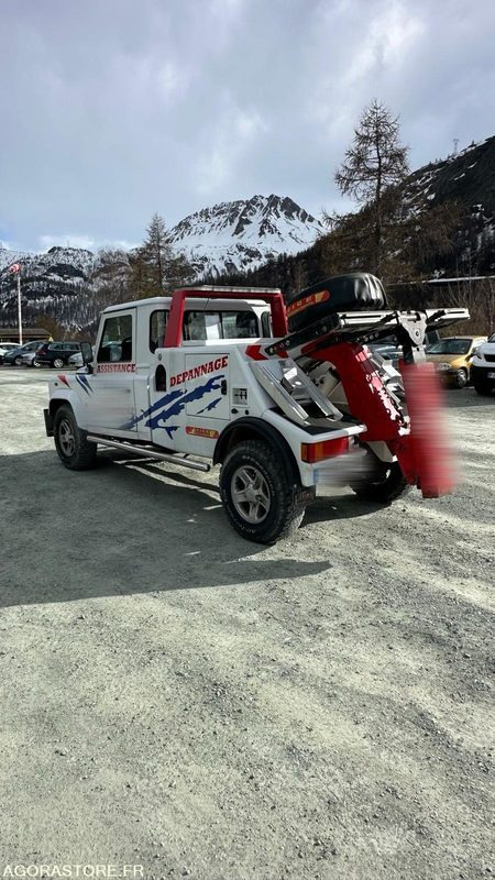 LAND ROVER DEFENDER Pick-up 2.4 Td4 4x4 122cv - Dostavno vozilo: slika 3 LAND ROVER DEFENDER Pick-up 2.4 Td4 4x4 122cv - Dostavno vozilo: slika 3