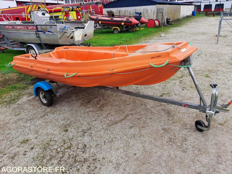L72-01-13 Barque New Matic Sécurité JEANNEAU sur remorque Nautilus N.250 - Druga mašina: slika 2 L72-01-13 Barque New Matic Sécurité JEANNEAU sur remorque Nautilus N.250 - Druga mašina: slika 2