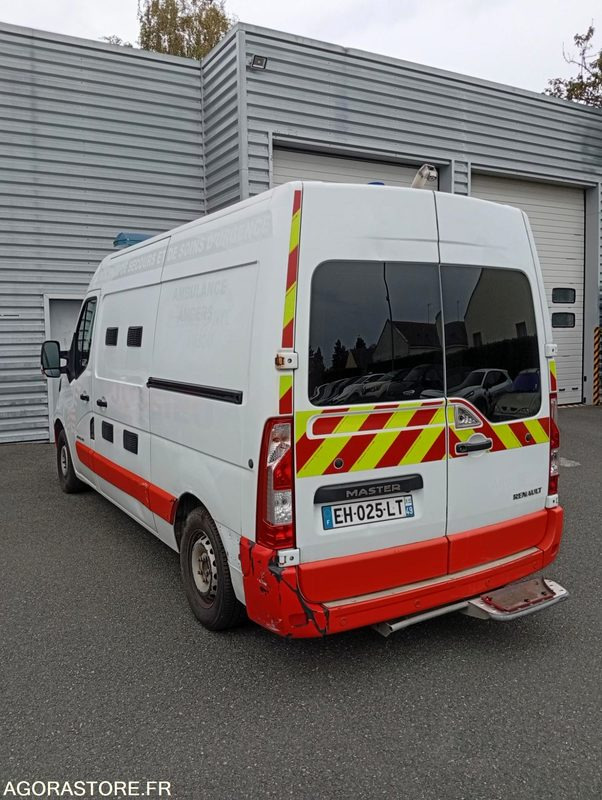 EH-025-LT - Roulant - RENAULT MASTER - VASP - 363 000 Kms - Vozilo hitne pomoći: slika 4 EH-025-LT - Roulant - RENAULT MASTER - VASP - 363 000 Kms - Vozilo hitne pomoći: slika 4
