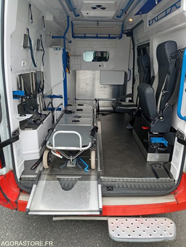 EH-025-LT - Roulant - RENAULT MASTER - VASP - 363 000 Kms - Vozilo hitne pomoći: slika 5 EH-025-LT - Roulant - RENAULT MASTER - VASP - 363 000 Kms - Vozilo hitne pomoći: slika 5