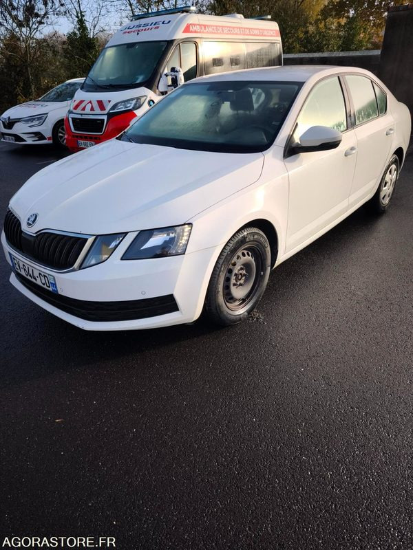 EV-644-CD - Non Roulant - SKODA OCTAVIA - VP - 339 260 Kms - Automobil: slika 2 EV-644-CD - Non Roulant - SKODA OCTAVIA - VP - 339 260 Kms - Automobil: slika 2