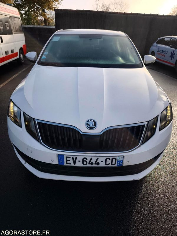 EV-644-CD - Non Roulant - SKODA OCTAVIA - VP - 339 260 Kms - Automobil: slika 3 EV-644-CD - Non Roulant - SKODA OCTAVIA - VP - 339 260 Kms - Automobil: slika 3