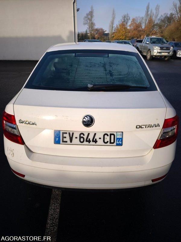 EV-644-CD - Non Roulant - SKODA OCTAVIA - VP - 339 260 Kms - Automobil: slika 4 EV-644-CD - Non Roulant - SKODA OCTAVIA - VP - 339 260 Kms - Automobil: slika 4