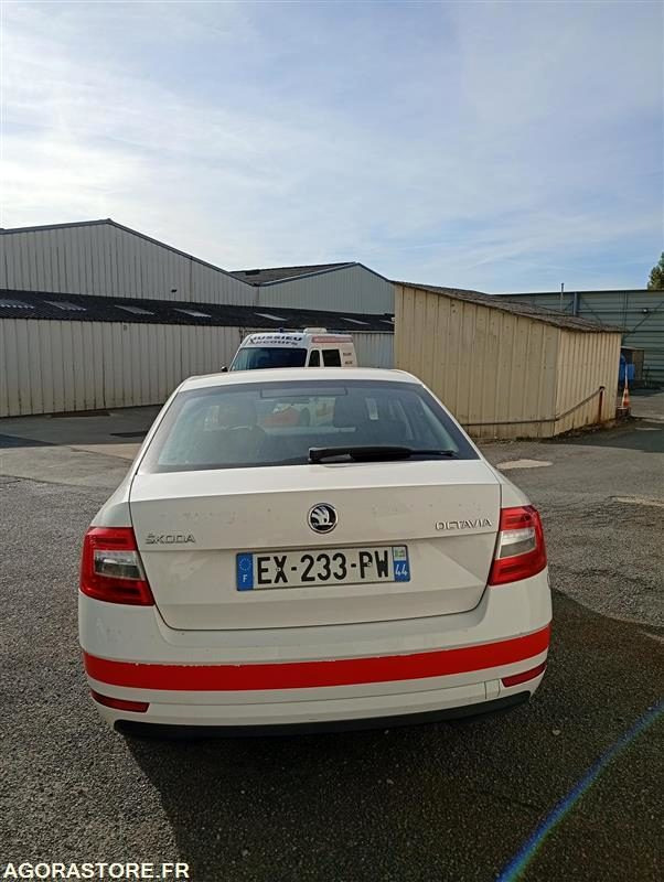 EX-233-PW - Non Roulant - SKODA OCTAVIA - VP - 427 764 Kms - Automobil: slika 4 EX-233-PW - Non Roulant - SKODA OCTAVIA - VP - 427 764 Kms - Automobil: slika 4