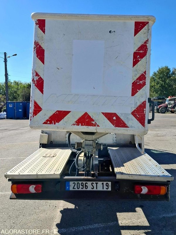 Elévateur à Nacelle 160 ALU CABSTAR sur châssis NISSAN <3.5T H.16M - 2007 - Vazdušna platforma montirana na kamion: slika 4 Elévateur à Nacelle 160 ALU CABSTAR sur châssis NISSAN <3.5T H.16M - 2007 - Vazdušna platforma montirana na kamion: slika 4