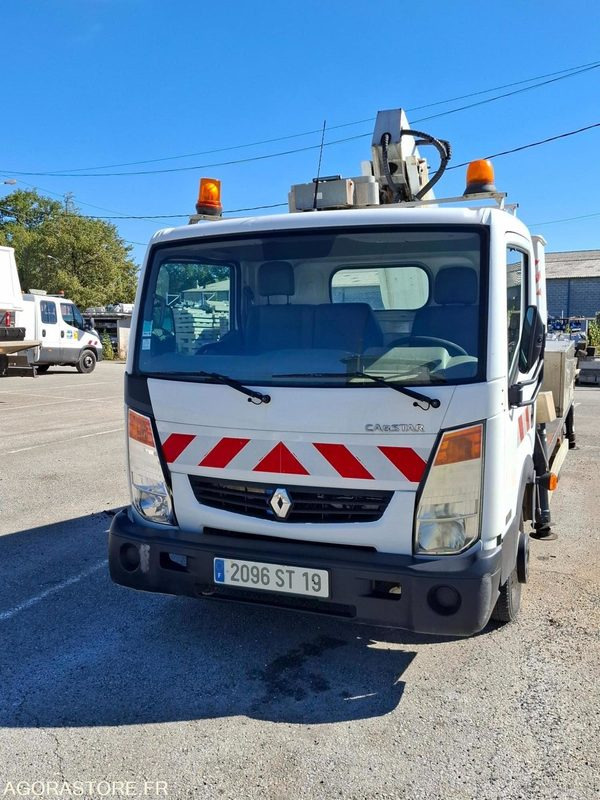 Elévateur à Nacelle 160 ALU CABSTAR sur châssis NISSAN <3.5T H.16M - 2007 - Vazdušna platforma montirana na kamion: slika 1 Elévateur à Nacelle 160 ALU CABSTAR sur châssis NISSAN <3.5T H.16M - 2007 - Vazdušna platforma montirana na kamion: slika 1