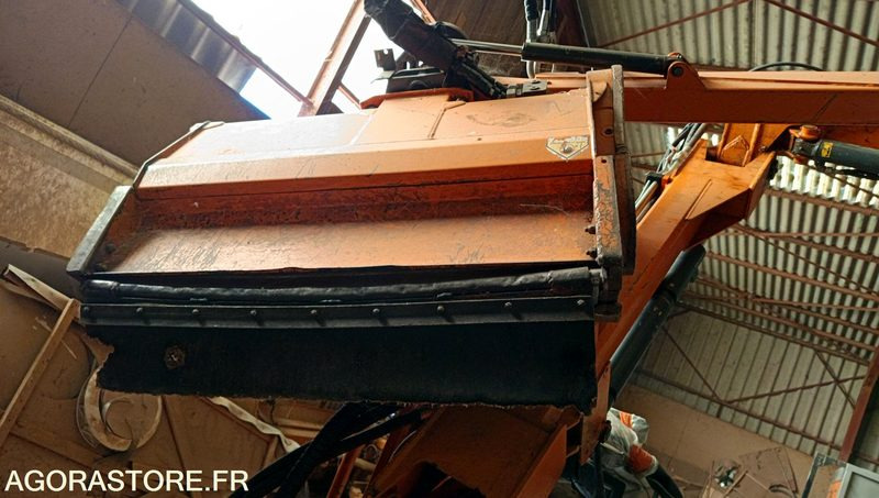 Kranska kosilica Epareuse Rousseau M65C K01 F35: slika 9 Kranska kosilica Epareuse Rousseau M65C K01 F35: slika 9