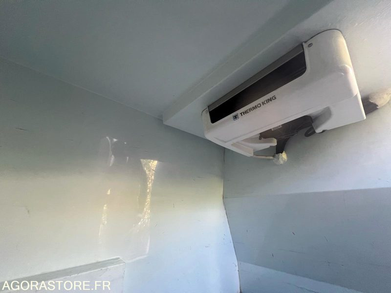 FIAT- SCUDO - 2016 - 230 000 KM - FRIGORIFIQUE MULTI TEMPERATURE - Dostavno vozilo hladnjača: slika 3 FIAT- SCUDO - 2016 - 230 000 KM - FRIGORIFIQUE MULTI TEMPERATURE - Dostavno vozilo hladnjača: slika 3