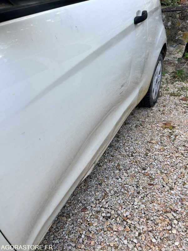 FORD KA - Automobil: slika 4 FORD KA - Automobil: slika 4