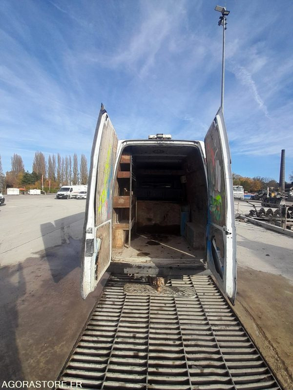 FORD TRANSIT - 2012 - 293320 KM - Furgon: slika 4 FORD TRANSIT - 2012 - 293320 KM - Furgon: slika 4