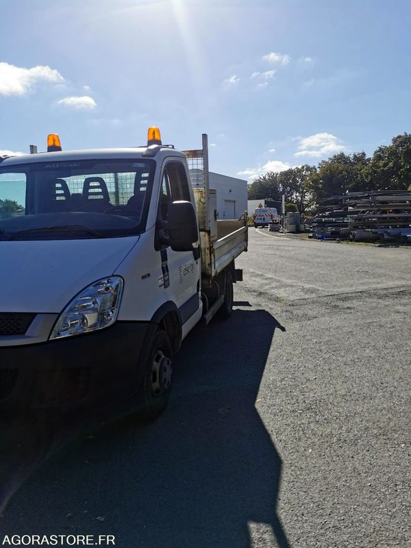 FOURGON BENNE - IVECO - DAILY 35C13 - 2011 / 264350 KM - BJ028EC - Dostavno vozilo kiper: slika 3 FOURGON BENNE - IVECO - DAILY 35C13 - 2011 / 264350 KM - BJ028EC - Dostavno vozilo kiper: slika 3