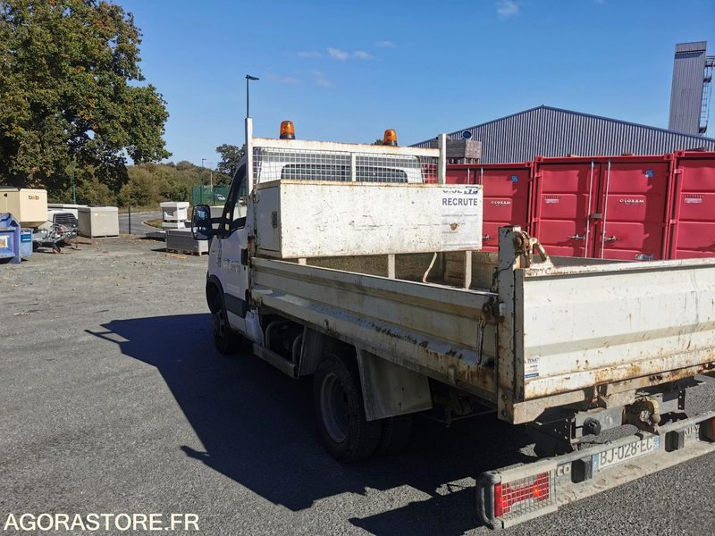 FOURGON BENNE - IVECO - DAILY 35C13 - 2011 / 264350 KM - BJ028EC - Dostavno vozilo kiper: slika 4 FOURGON BENNE - IVECO - DAILY 35C13 - 2011 / 264350 KM - BJ028EC - Dostavno vozilo kiper: slika 4