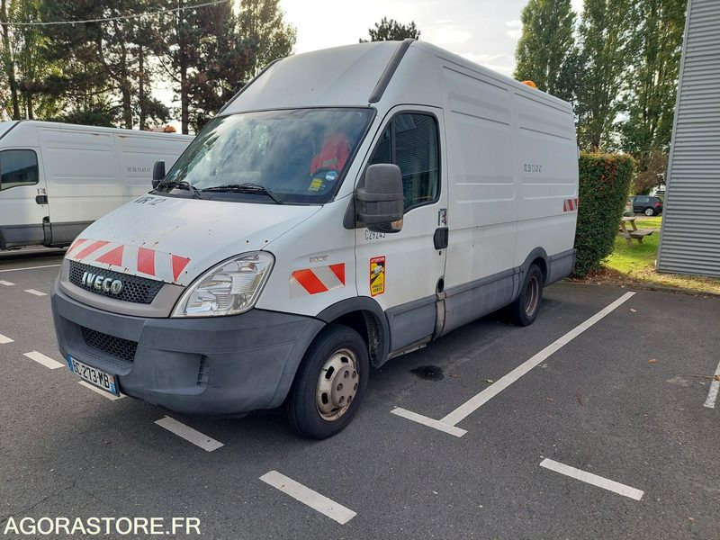 FOURGON IVECO AVEC GROUPE HP 371482 KMS / BC273MB (VENTE EXPORT UNIQUEMENT) - Furgon: slika 2 FOURGON IVECO AVEC GROUPE HP 371482 KMS / BC273MB (VENTE EXPORT UNIQUEMENT) - Furgon: slika 2