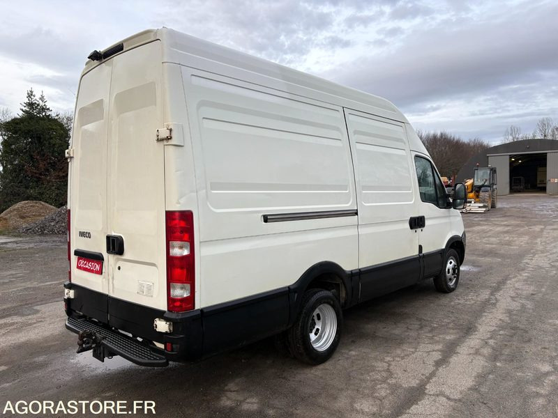 FOURGON IVECO DAILY 180 CV - 2011 - 195 600 KMS - Furgon: slika 5 FOURGON IVECO DAILY 180 CV - 2011 - 195 600 KMS - Furgon: slika 5