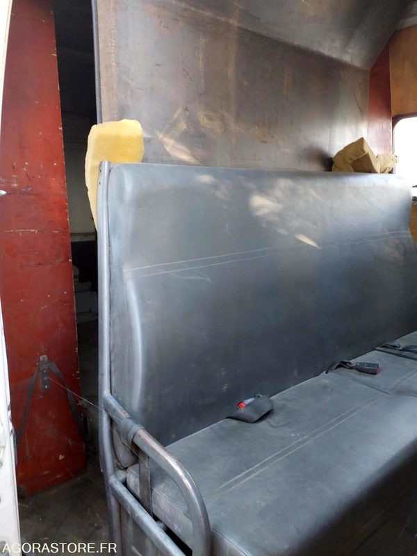 Fourgon IVECO DAILY - 2003 - 301454km - DM678TN - Furgon: slika 5 Fourgon IVECO DAILY - 2003 - 301454km - DM678TN - Furgon: slika 5