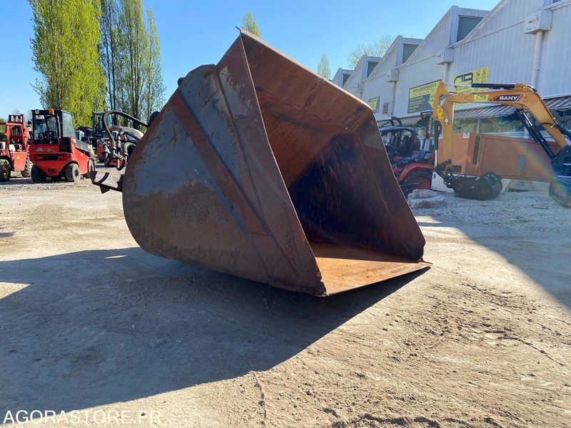 GODET GRAND VOLUME POUR CHARIOT ELEVATEUR - Année 1996 - Građevinska oprema: slika 2 GODET GRAND VOLUME POUR CHARIOT ELEVATEUR - Année 1996 - Građevinska oprema: slika 2