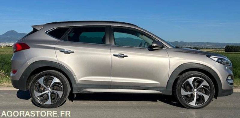 HYUNDAI TUCSON III 1.7 CRDI 141 CH EXECUTIVE 2WD DCT-7 - 2016 - 141 950 kms - SUV: slika 1 HYUNDAI TUCSON III 1.7 CRDI 141 CH EXECUTIVE 2WD DCT-7 - 2016 - 141 950 kms - SUV: slika 1