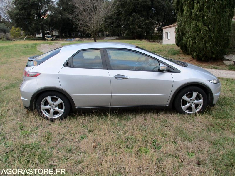 Honda Civic VIII 1.4i VTEC 100Cv Virtuose - Automobil: slika 5 Honda Civic VIII 1.4i VTEC 100Cv Virtuose - Automobil: slika 5