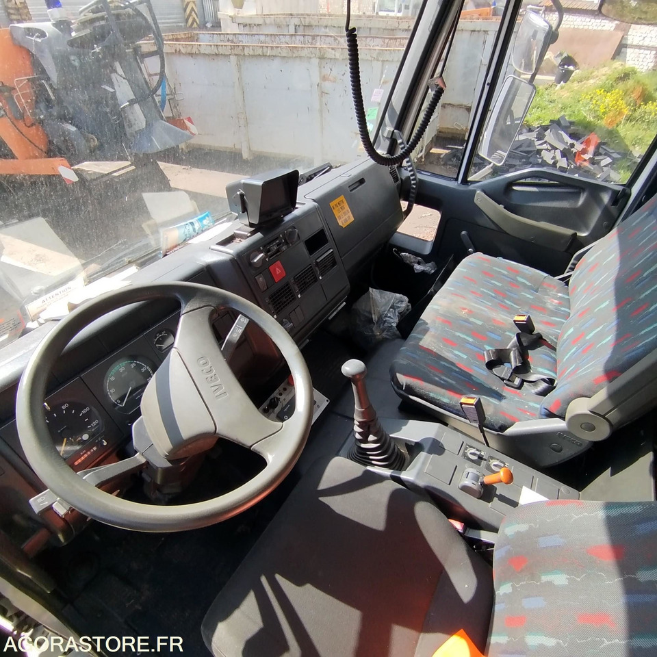IVECO 100E1K SEMAT - Kamion za smeće: slika 4 IVECO 100E1K SEMAT - Kamion za smeće: slika 4