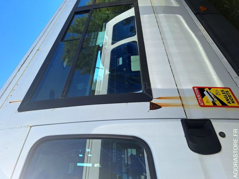 IVECO BUS DAILY N°092063 - Minibus, Putnički kombi: slika 5 IVECO BUS DAILY N°092063 - Minibus, Putnički kombi: slika 5