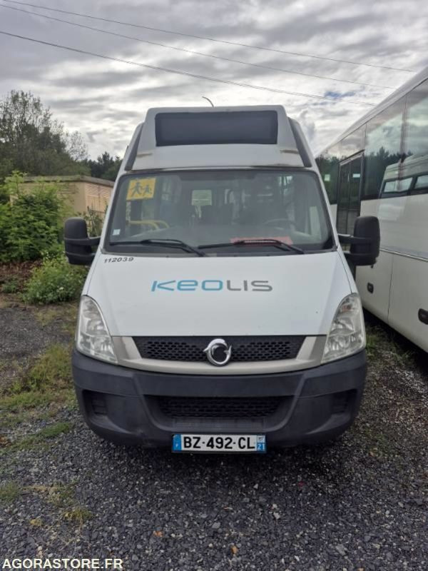 IVECO BUS DAILY N°112039 - Minibus, Putnički kombi: slika 1 IVECO BUS DAILY N°112039 - Minibus, Putnički kombi: slika 1