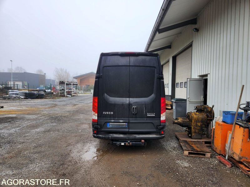 IVECO DAILY 35C21- 2017 / 170000 KM - Furgon: slika 4 IVECO DAILY 35C21- 2017 / 170000 KM - Furgon: slika 4