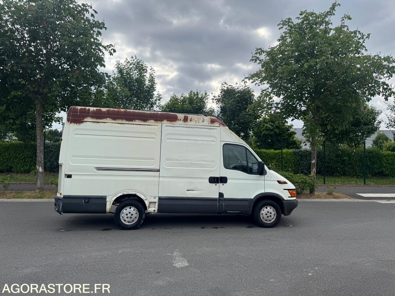 IVECO DAILY 35S12 - 67 000 KM - Furgon: slika 5 IVECO DAILY 35S12 - 67 000 KM - Furgon: slika 5