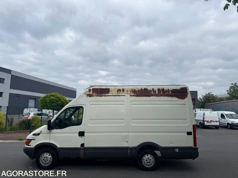 IVECO DAILY 35S12 - 67 000 KM - Furgon: slika 1 IVECO DAILY 35S12 - 67 000 KM - Furgon: slika 1