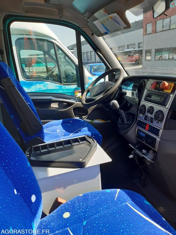IVECO DAILY N°102036 - Minibus, Putnički kombi: slika 5 IVECO DAILY N°102036 - Minibus, Putnički kombi: slika 5
