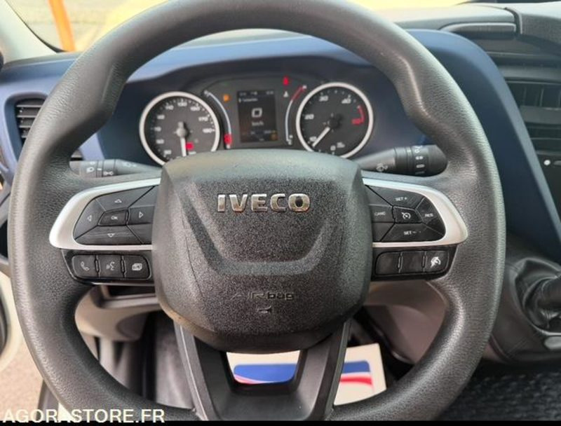 Iveco DAILY CCB - 2020 - 295 000km - Furgon: slika 3 Iveco DAILY CCB - 2020 - 295 000km - Furgon: slika 3