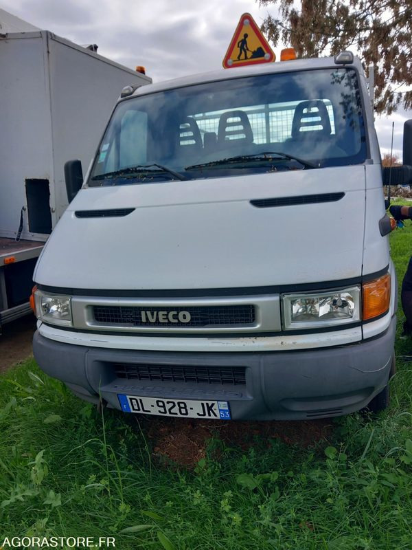 Iveco Daily - DL928JK - Furgon: slika 1 Iveco Daily - DL928JK - Furgon: slika 1