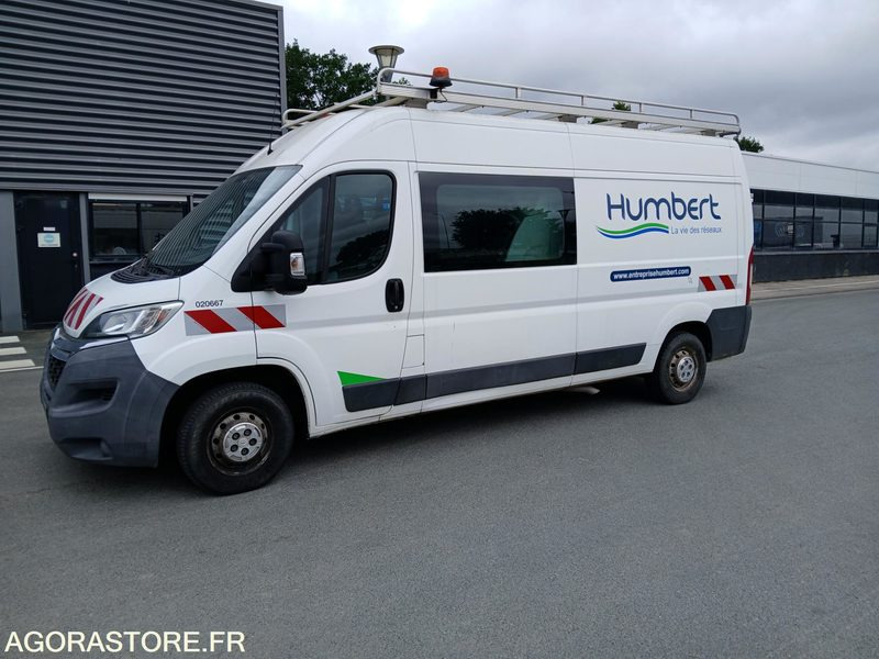 JUMPER 7 PLACES - 2015 / 194 131 KM - Furgon: slika 2 JUMPER 7 PLACES - 2015 / 194 131 KM - Furgon: slika 2