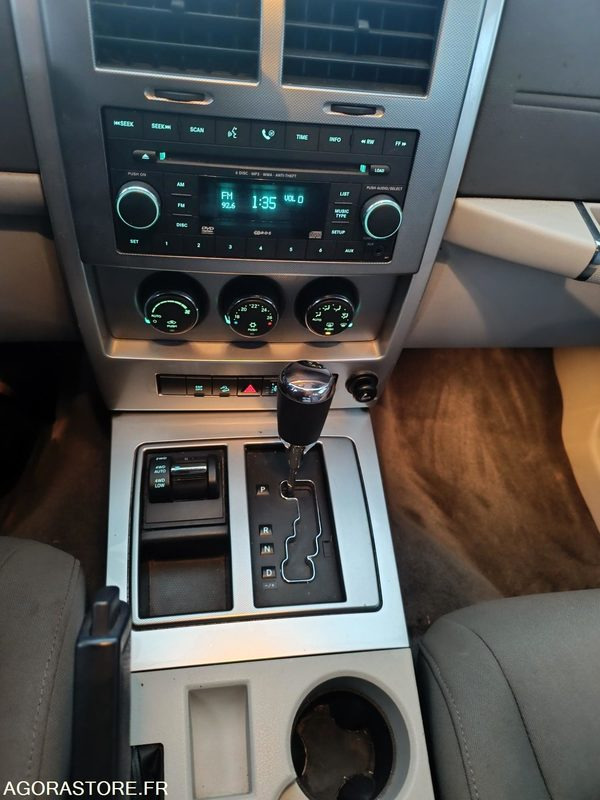 Jeep Cherokee IV 2.8 CRD Jamboree - 2009 - 193 000 KM - Automobil: slika 4 Jeep Cherokee IV 2.8 CRD Jamboree - 2009 - 193 000 KM - Automobil: slika 4
