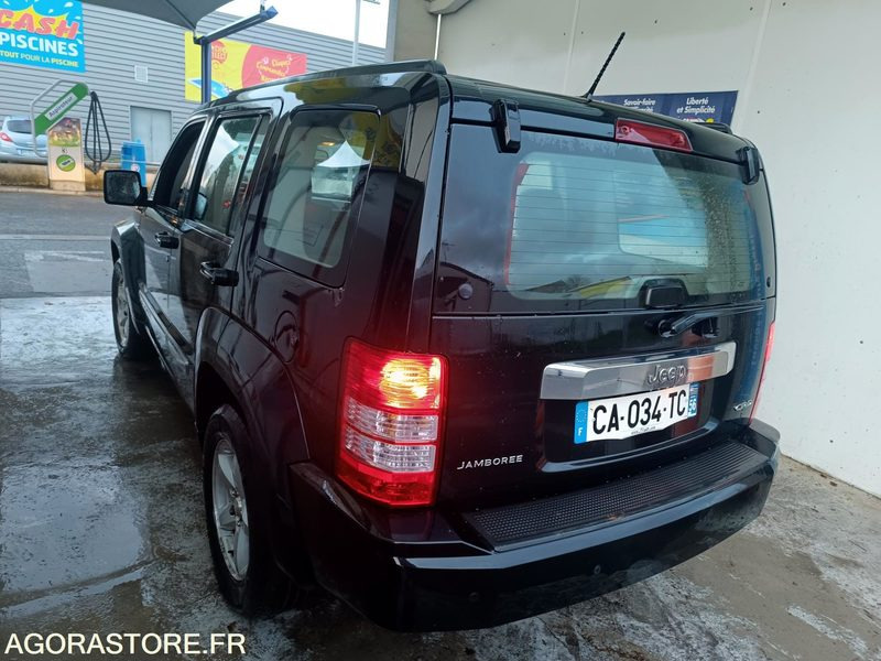 Jeep Cherokee IV 2.8 CRD Jamboree - 2009 - 193 000 KM - Automobil: slika 5 Jeep Cherokee IV 2.8 CRD Jamboree - 2009 - 193 000 KM - Automobil: slika 5