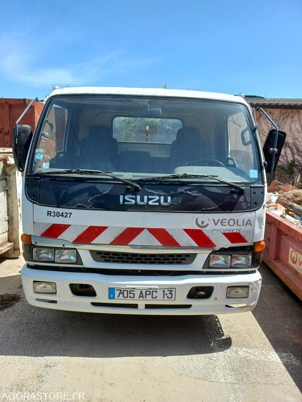 PORTEUR ISUZU 7T5 MOVI GUIMA DE 2005 - 130500 KM (R30427) - Kamion: slika 1 PORTEUR ISUZU 7T5 MOVI GUIMA DE 2005 - 130500 KM (R30427) - Kamion: slika 1