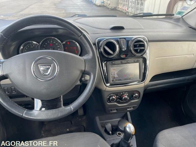 LODGY PRESTIGE 1.2 Tce 115cv. 09/2013. 161100 KM - Automobil: slika 5 LODGY PRESTIGE 1.2 Tce 115cv. 09/2013. 161100 KM - Automobil: slika 5