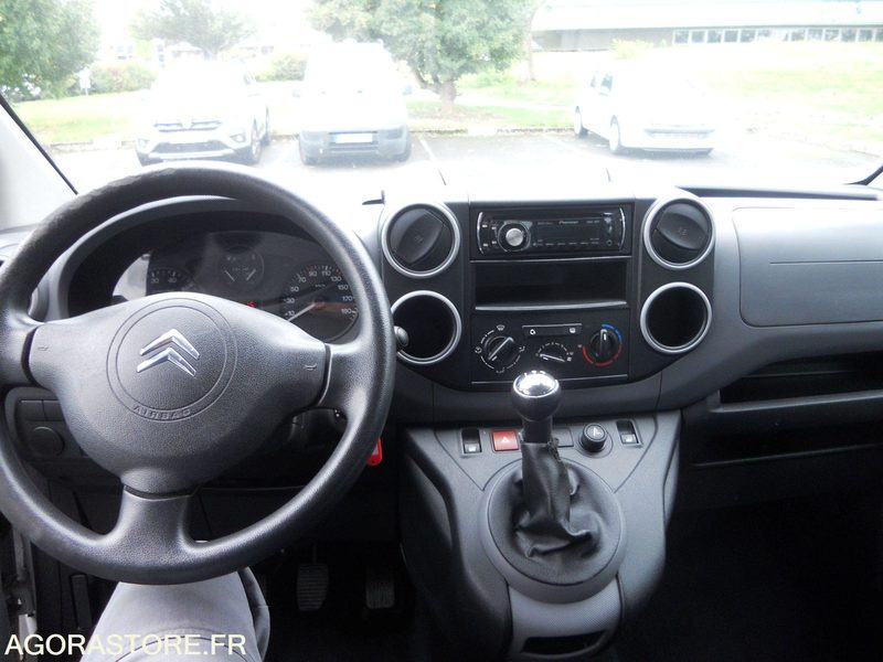 LOT 4 SLT - CITROEN BERLINGO - Automobil: slika 4 LOT 4 SLT - CITROEN BERLINGO - Automobil: slika 4