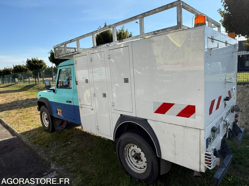 Land Rover Defender BW-587-VJ Mini Combiné Export Exclusivement - Pikap: slika 2 Land Rover Defender BW-587-VJ Mini Combiné Export Exclusivement - Pikap: slika 2
