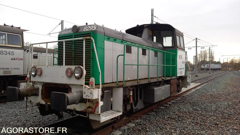 Lot de 2 locotracteurs Y8000 / Moyse, Fauvet Girel - Građevinska oprema: slika 1 Lot de 2 locotracteurs Y8000 / Moyse, Fauvet Girel - Građevinska oprema: slika 1