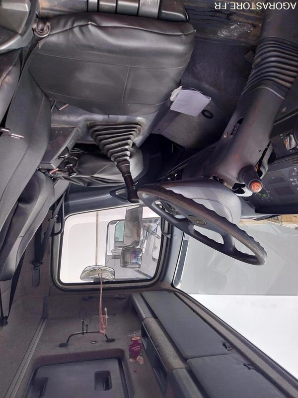 MERCEDES Actros HUWER 2004 (250 000Km) NON ROULANT EXPORT UNIQUEMENT - Vakuumska cisterna: slika 3 MERCEDES Actros HUWER 2004 (250 000Km) NON ROULANT EXPORT UNIQUEMENT - Vakuumska cisterna: slika 3