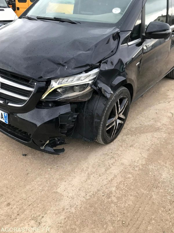MERCEDES CLASSE V 250cdi 4 MATIC - 2017 / 44100 KM - Automobil: slika 4 MERCEDES CLASSE V 250cdi 4 MATIC - 2017 / 44100 KM - Automobil: slika 4